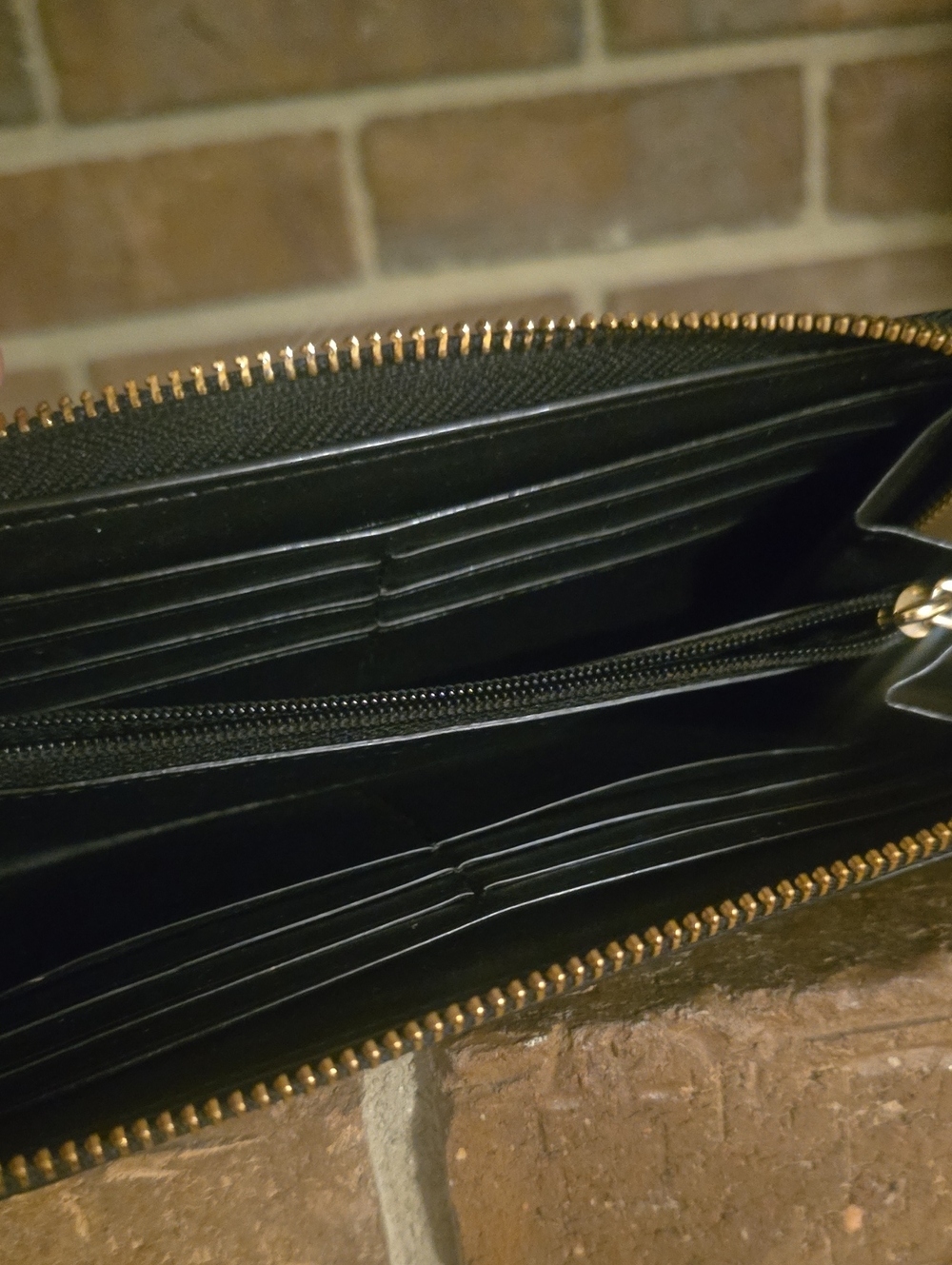 Coach Long Zip Around Wallet In Signature Leather Gold/Black - Picture 2 of 4